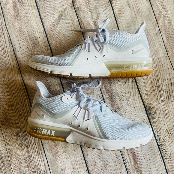 Nike Size 8 All/Completely White Air Max Sneakers - Picture 4 of 9